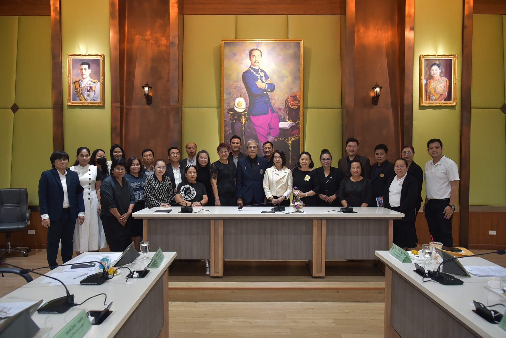 ประชุมคณะกรรมการคัดเลือกรางวัลพ่อดีเด่นแห่งชาติราชภัฏพระนคร ประจำปี 2568