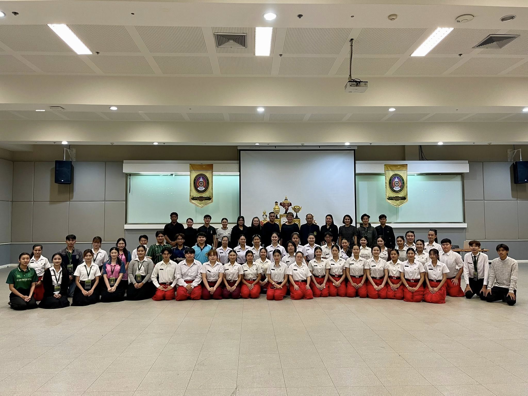 โครงการอบรมปฏิบัติการถ่ายทอดองค์ความรู้ศิลปะการแสดงโขน - หุ่นละครเล็ก “ตามรอยศิลป์สู่ถิ่นพระนคร ๑๓๔ ปีฐานรากการฝึกหัดครูไทย